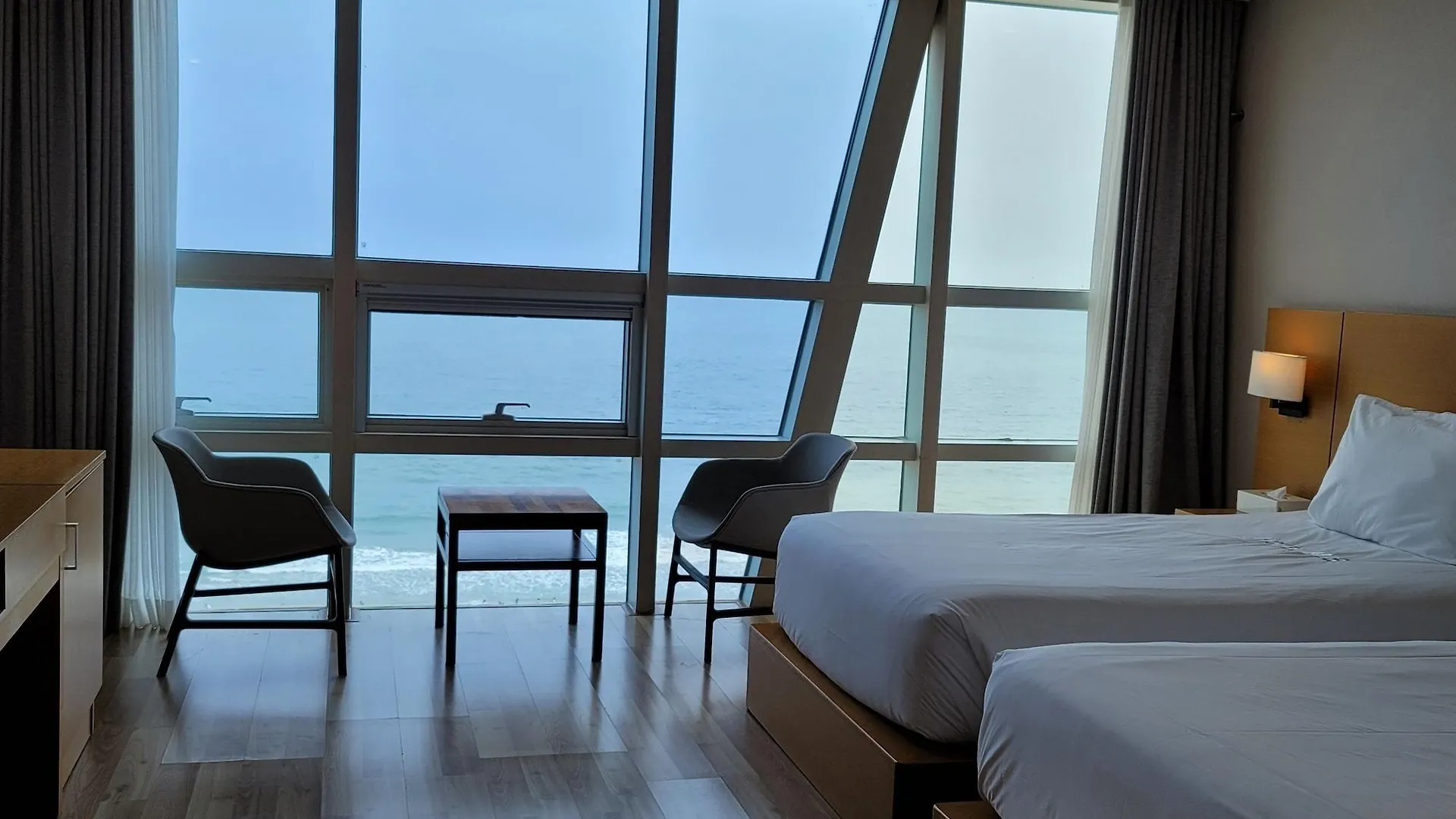 Ms Hotel Пусан