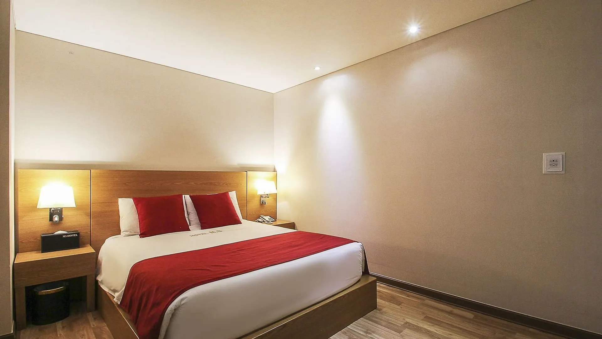 Ms Hotel Пусан