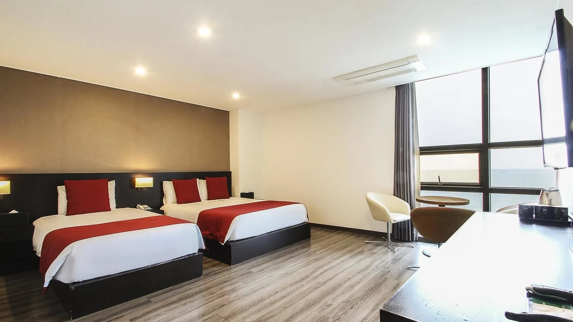 Ms Hotel Пусан